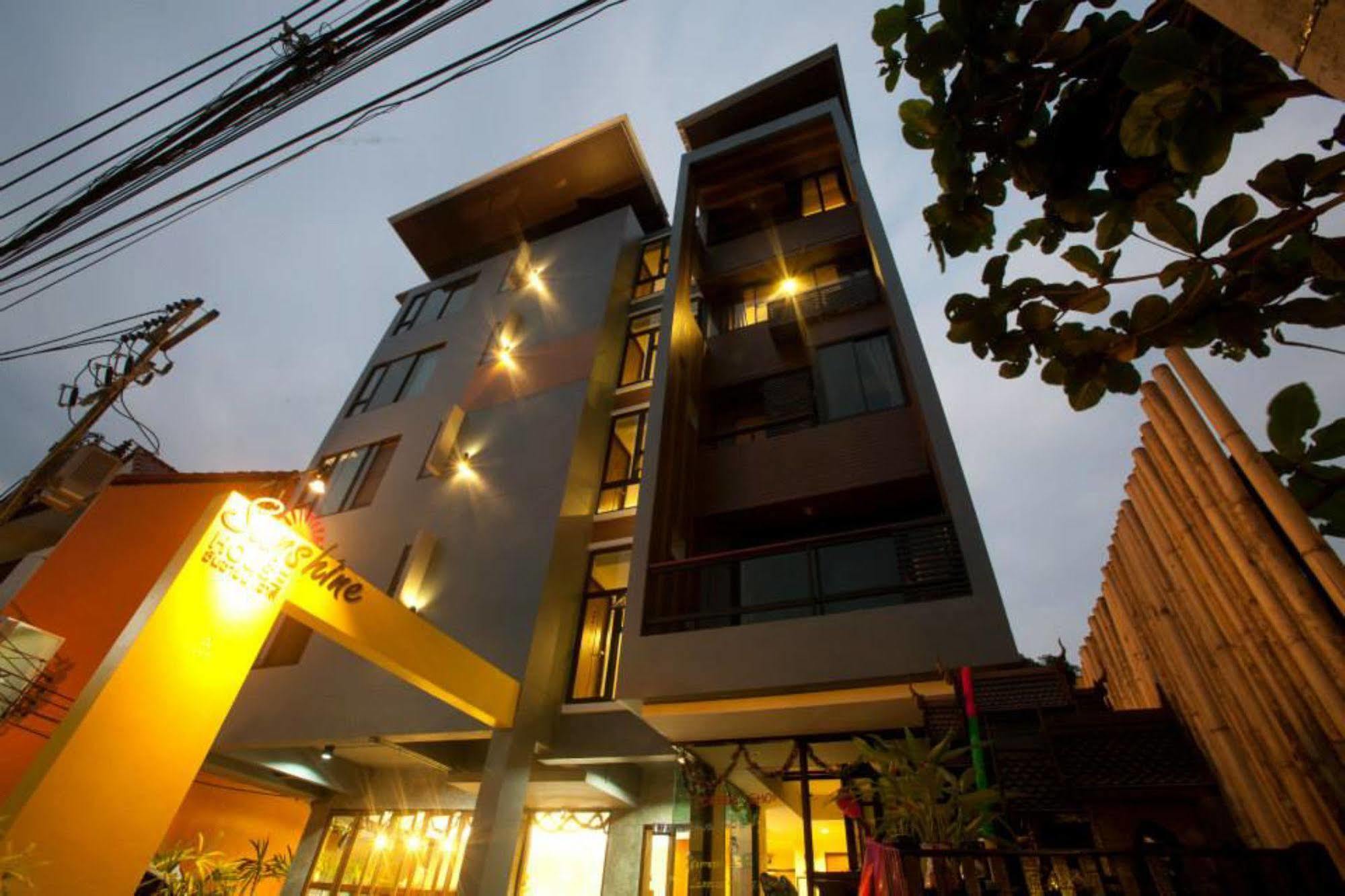 Oyo 233 Sunshine House Hotel Чиангмай Екстериор снимка