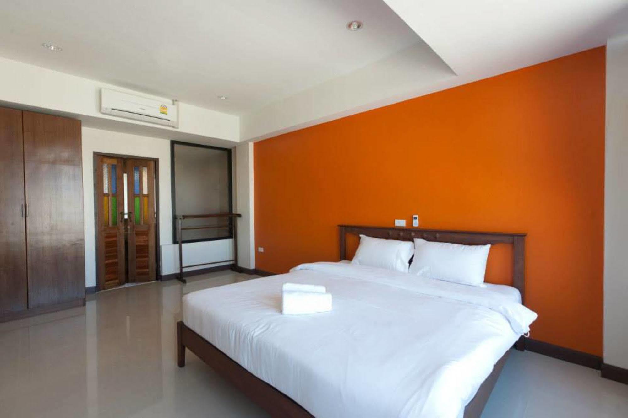 Oyo 233 Sunshine House Hotel Чиангмай Екстериор снимка