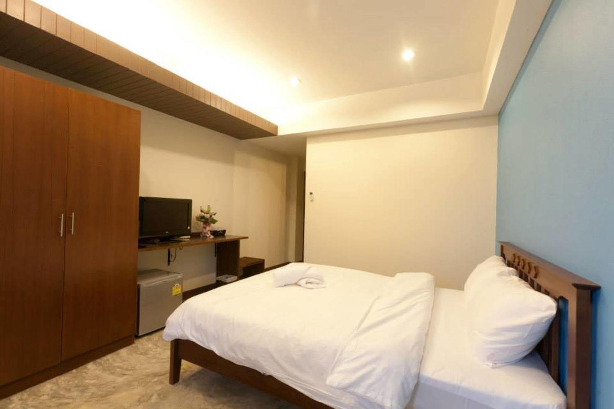 Oyo 233 Sunshine House Hotel Чиангмай Екстериор снимка