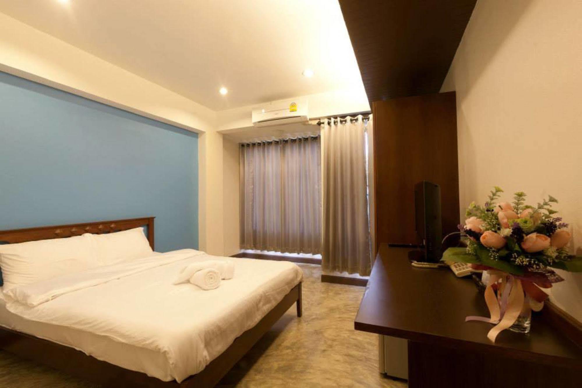 Oyo 233 Sunshine House Hotel Чиангмай Екстериор снимка