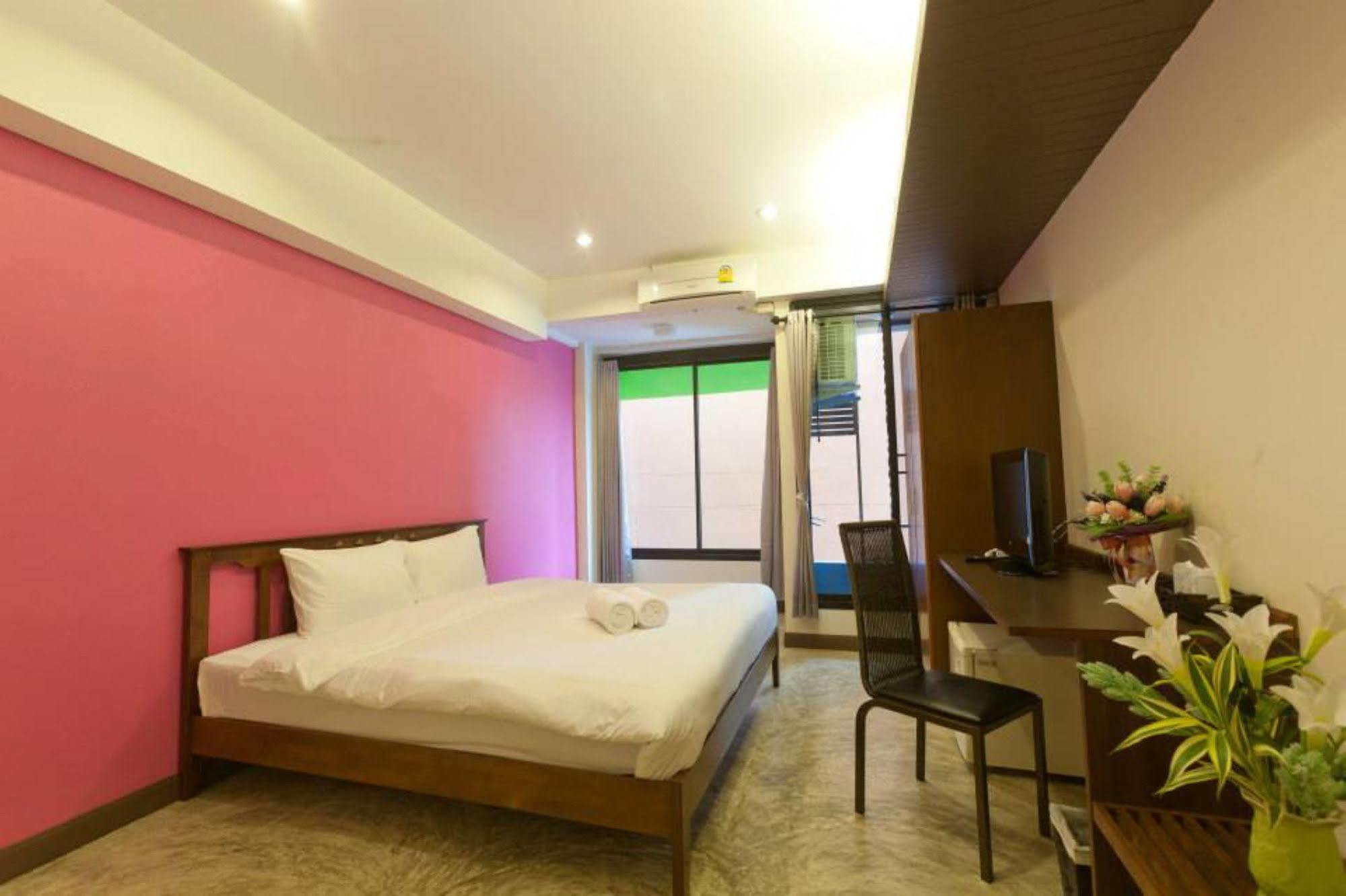 Oyo 233 Sunshine House Hotel Чиангмай Екстериор снимка