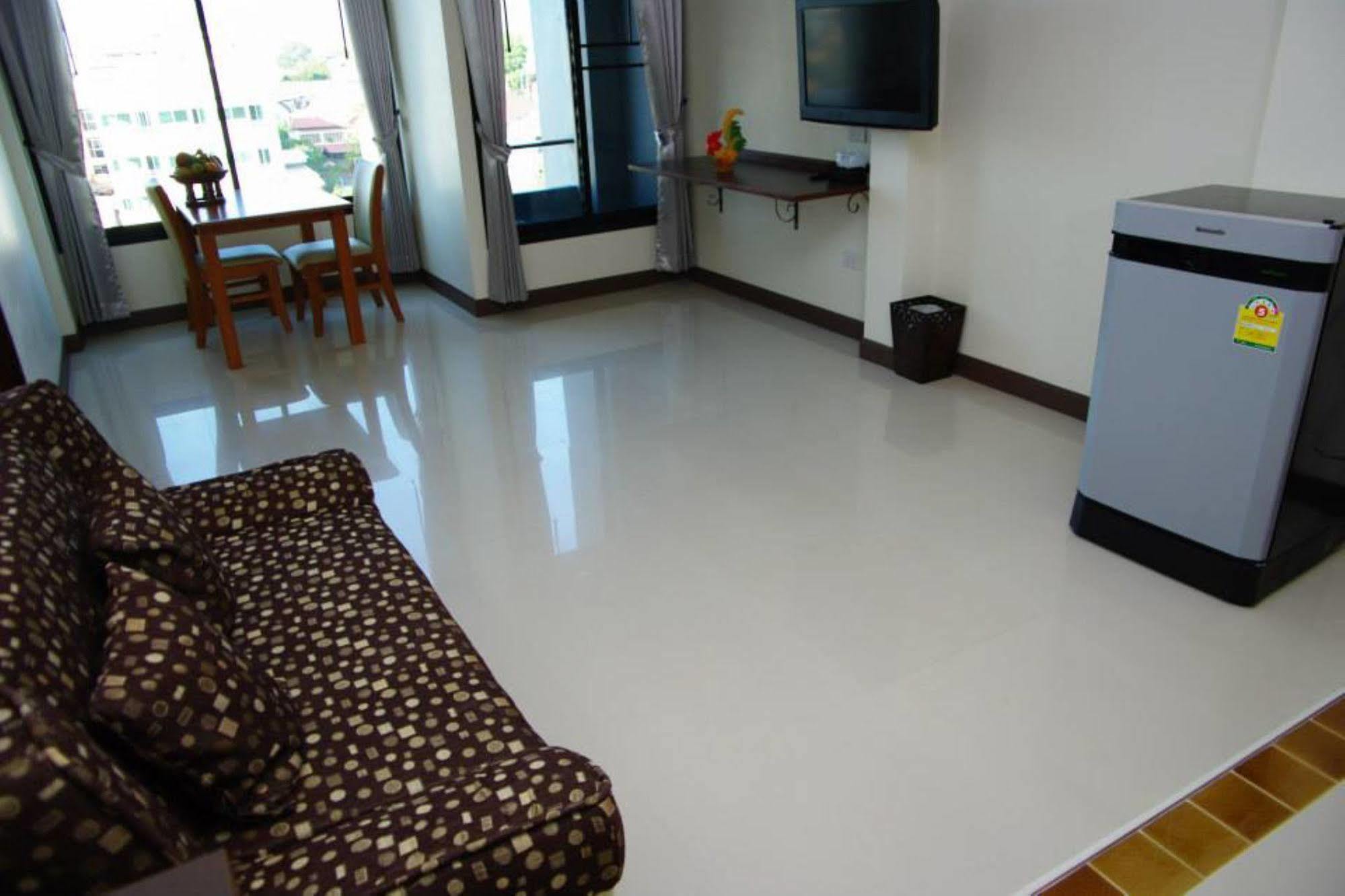 Oyo 233 Sunshine House Hotel Чиангмай Екстериор снимка