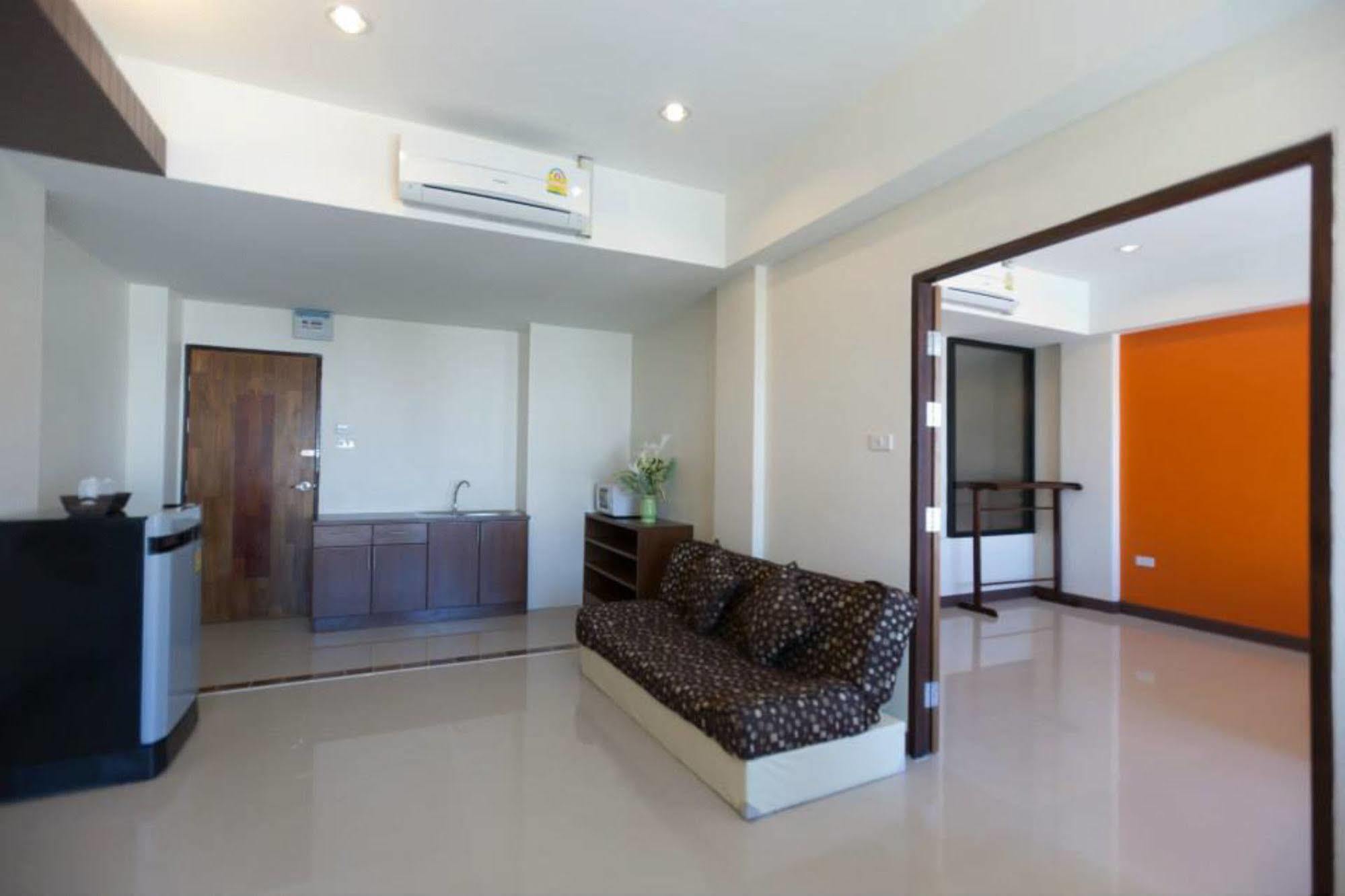 Oyo 233 Sunshine House Hotel Чиангмай Екстериор снимка