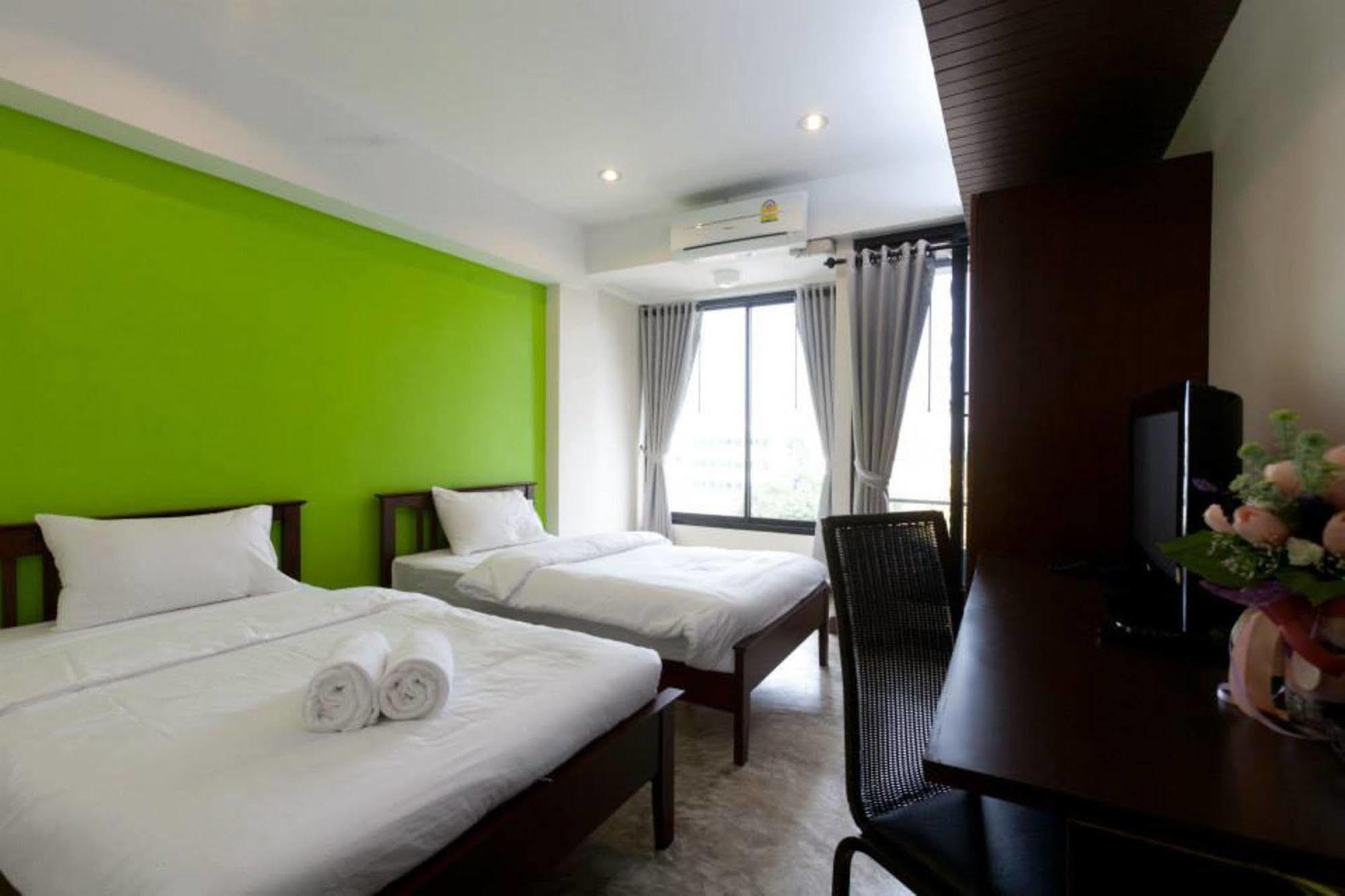Oyo 233 Sunshine House Hotel Чиангмай Екстериор снимка