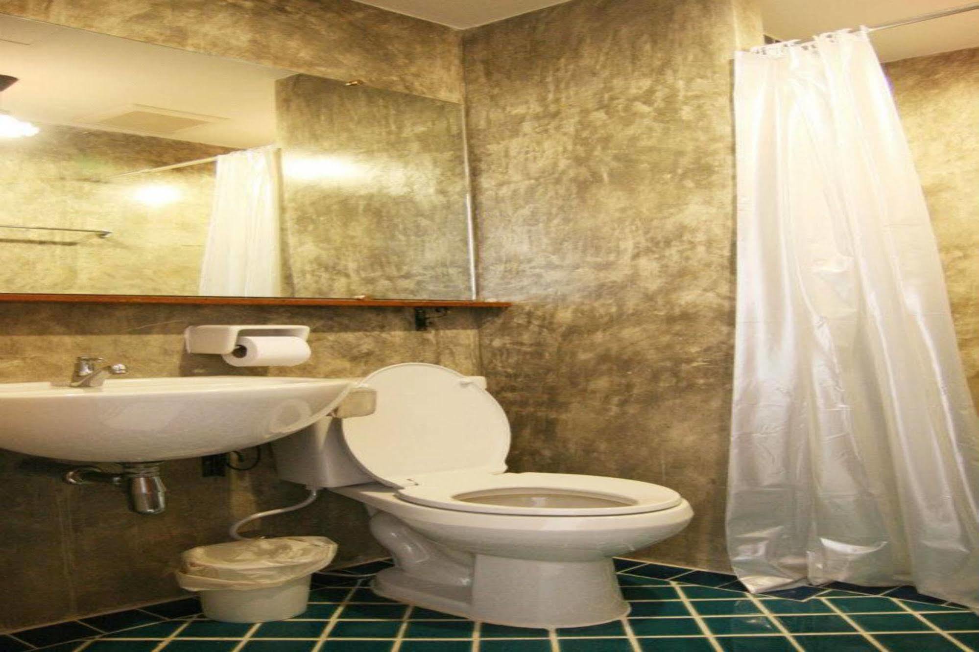 Oyo 233 Sunshine House Hotel Чиангмай Екстериор снимка