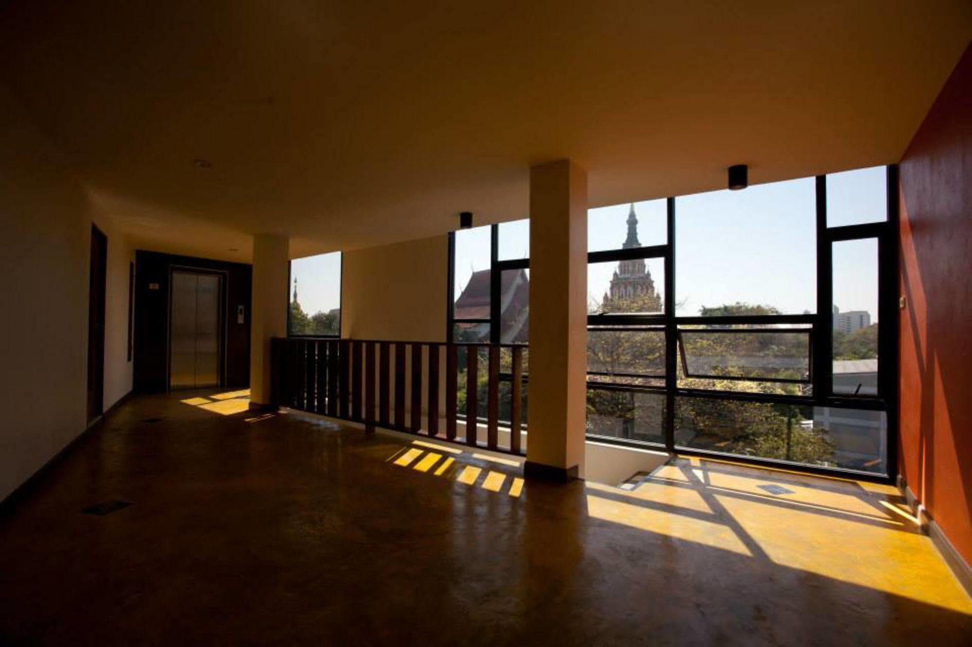 Oyo 233 Sunshine House Hotel Чиангмай Екстериор снимка