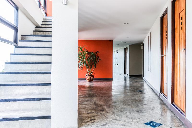 Oyo 233 Sunshine House Hotel Чиангмай Екстериор снимка