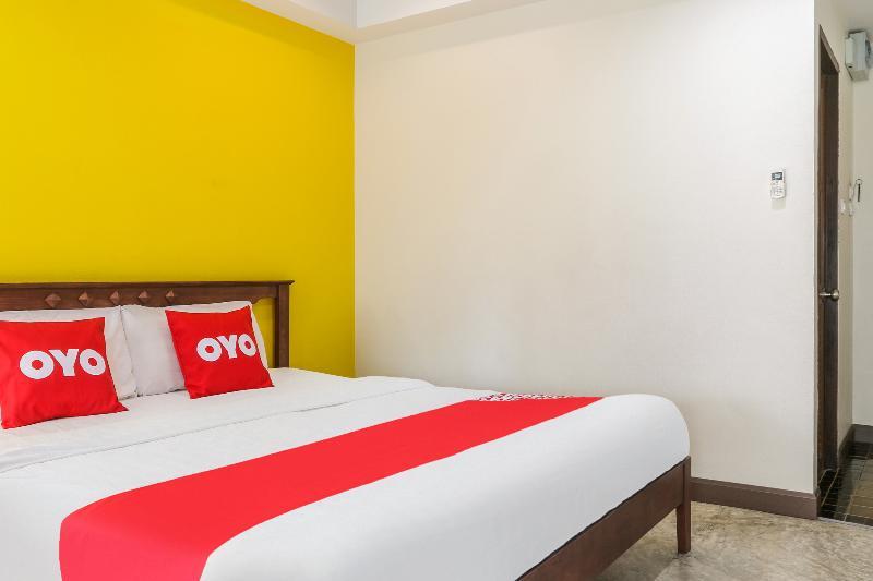 Oyo 233 Sunshine House Hotel Чиангмай Екстериор снимка
